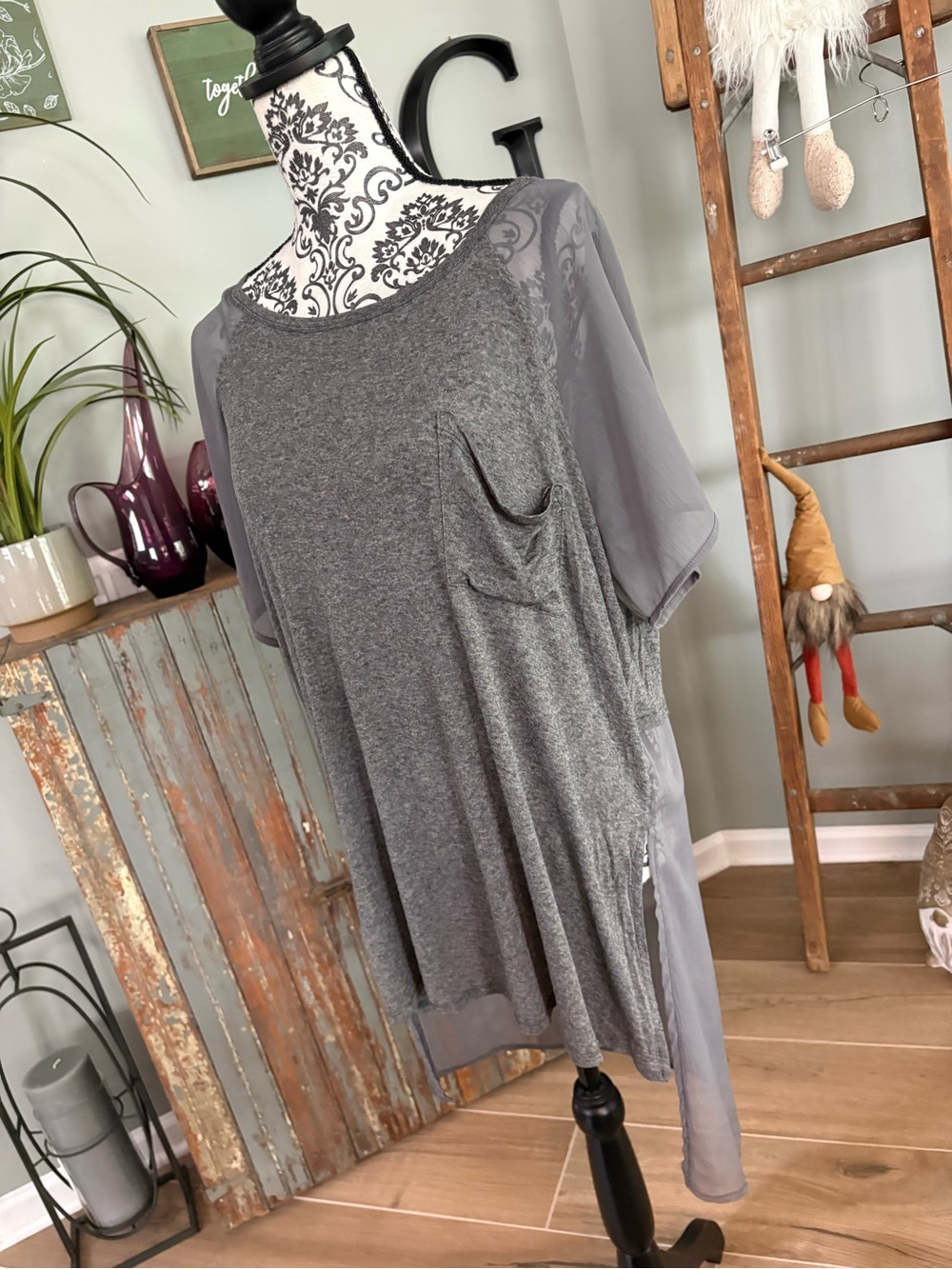 Gray Women's Short-Sleeve Pocket Tunic Top - Lightweight Casual NWOT - Picture 3 of 8